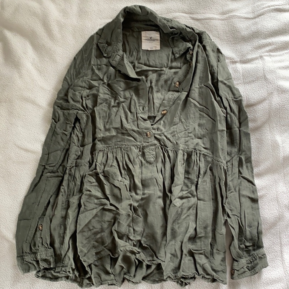 Long sleeve shirt, American eagle, size small, color is olive green